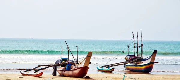 오래 된 낚시 catamarans, 생선 보트 — 스톡 사진