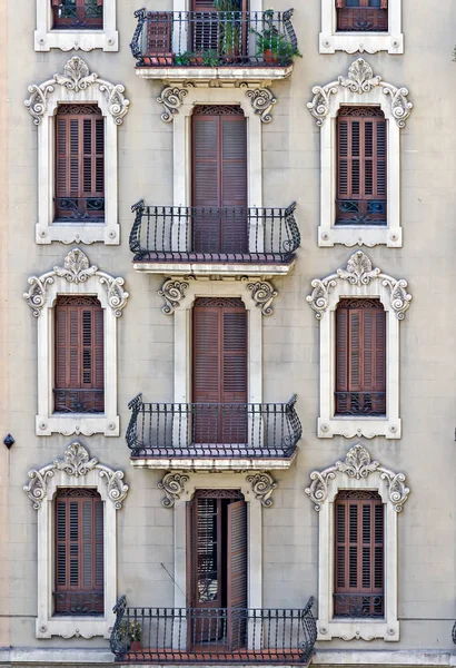Antigua fachada del edificio — Foto de Stock