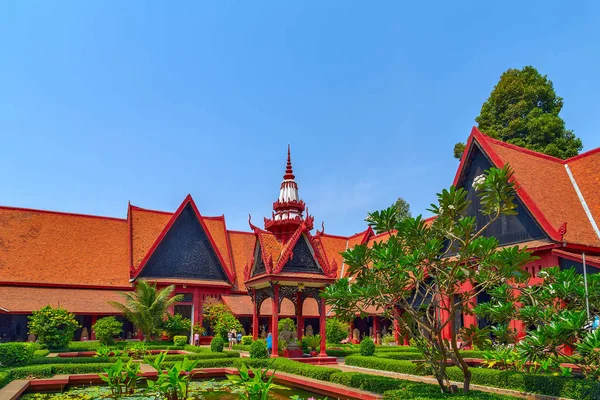Exterior del Museo Nacional. Palacio Real de Pnom Penh, Camboya — Foto de Stock