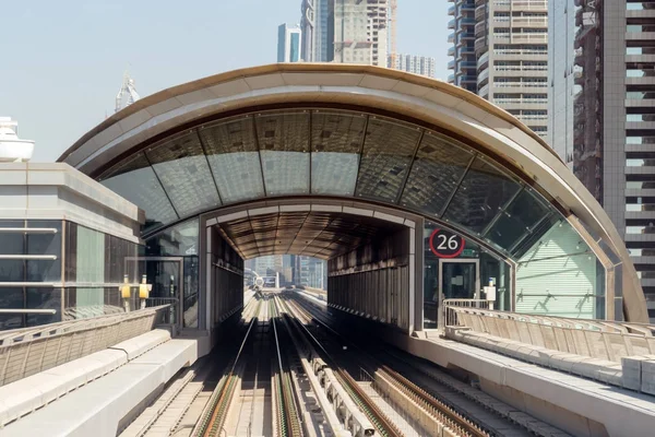 Metro comboio Dubai ferroviária — Fotografia de Stock