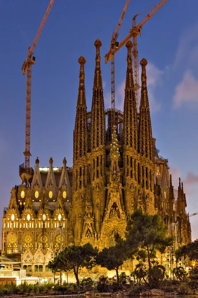 La Sagrada Familia - zaprojektowane przez Antoniego Gaudiego gród Katedra — Zdjęcie stockowe