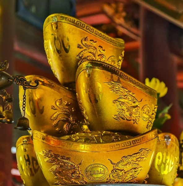 Золотые слитки китайский символ процветания и богатства, талисман ри — стоковое фото