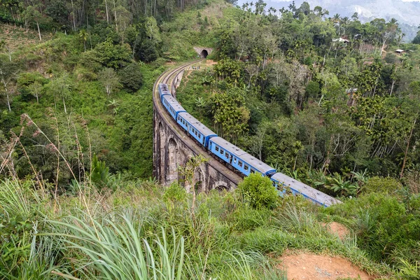 Brückenbahnen in den Bergen, Ella, Sri Lanka — Stockfoto