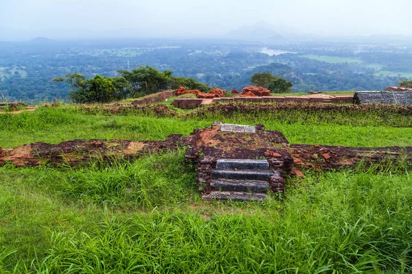 Sigiriya Rock ou Sinhagiri vue panoramique aérienne, qui dominent — Photo