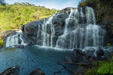 Horton Plains Fırıncılar Falls'ta onun su alır olmak