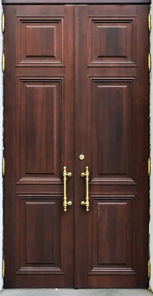 古い木造の茶色の家のドア — ストック写真