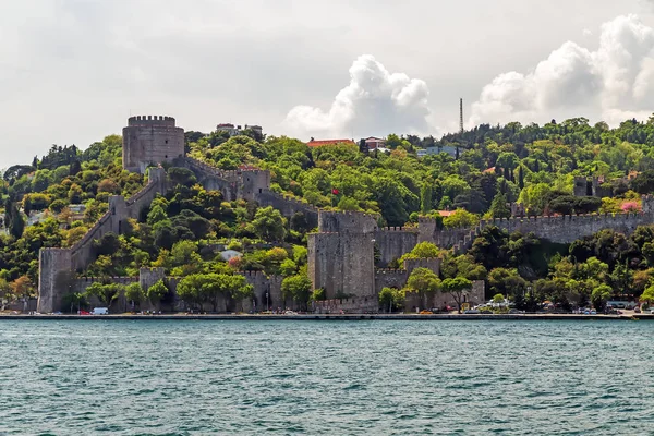 Istanbul şehir. Türkiye'nin Simgesel Yapı boğaz Stra Rumeli Hisarı — Stok fotoğraf