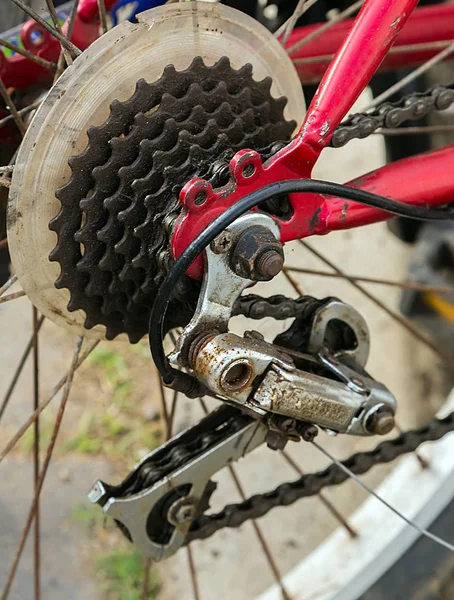 Altes Fahrrad hinten Kassette und Schaltung — Stockfoto