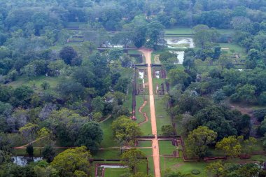 Harabe Kraliyet bahçeleri Peyzaj ve havuz, aslan kaya Sigiriya, A