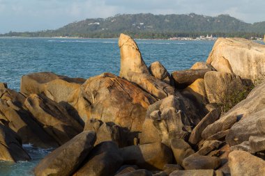 Büyükanne ve büyükbaba Rocks - Samui Lamai Beach Thailan içinde