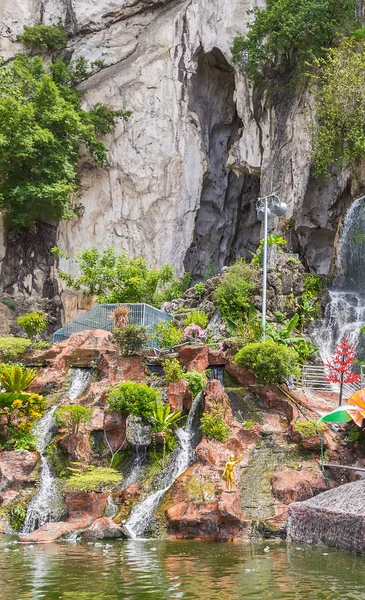 Cascada de montaña — Foto de Stock