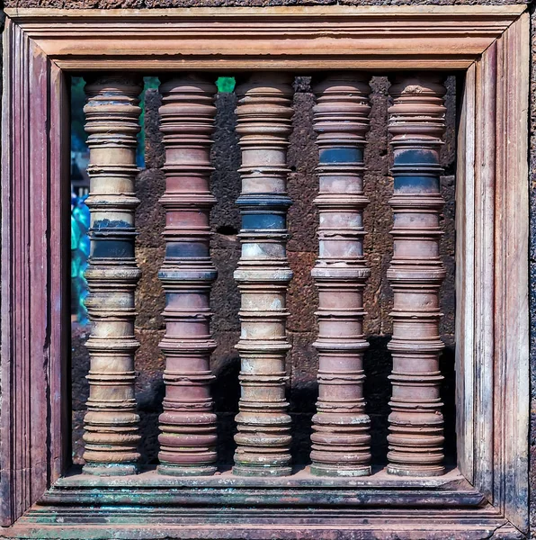 Barras de pedra de uma janela de Cultura de Khmer em Angkor Wat, Camboja — Fotografia de Stock