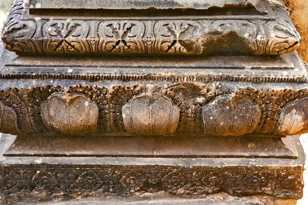 Fondo de la estatua de Bajorrelieve de la cultura jemer en Angkor Wat, Cam —  Fotos de Stock
