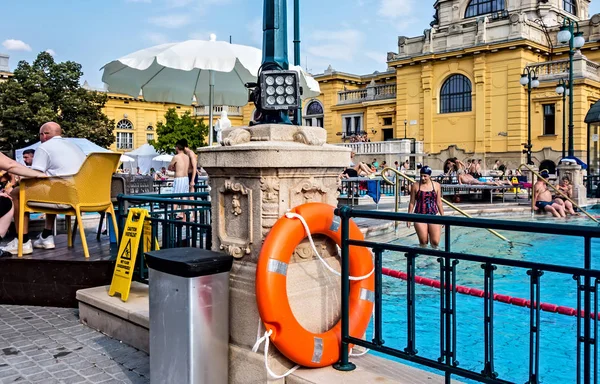 Szechenyi thermale bad in Boedapest. — Stockfoto