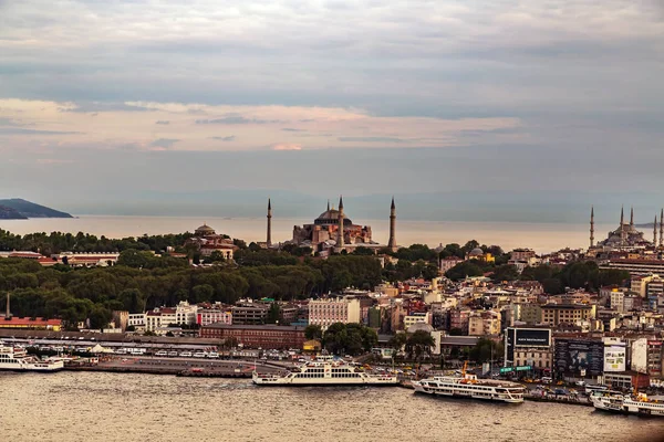 Panorama de la arquitectura de Estambul Ciudad Estambul Turquía . — Foto de Stock