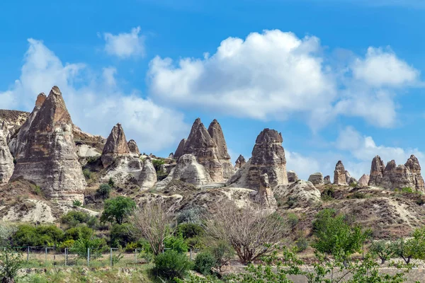 Tour with Goreme Open Air Museum Cappadocia landscape, Turkey — Stock Photo, Image