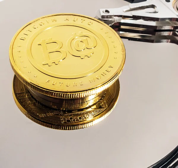 Innerhalb einer Festplatte Blockchain-Coin von Bitcoin — Stockfoto