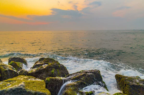 Low tide at sunset ocean wave — Stock Photo, Image