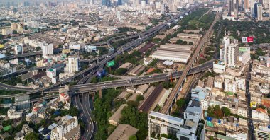 Bangkok şehrinin ufuk çizgisi Tayland.