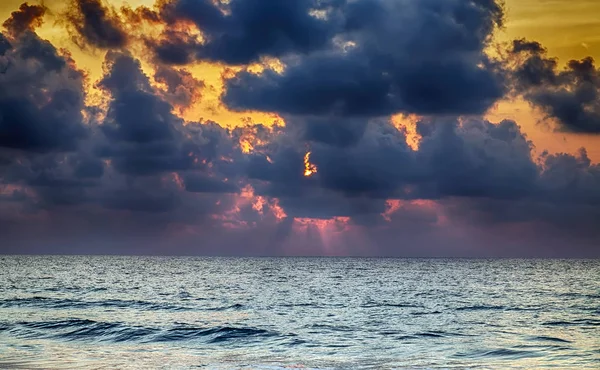 Orizzonte mare acqua paesaggio cielo — Foto Stock