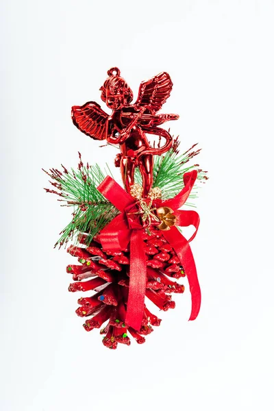 Cupido anjo amor vermelho pinecone — Fotografia de Stock