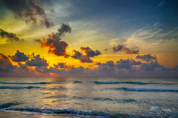 Capo Verde spiaggia sabbiosa mattina estate — Foto Stock