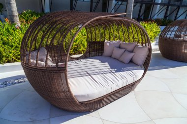 Lüks güneş yatağı Yaz tropik tatil beldesi