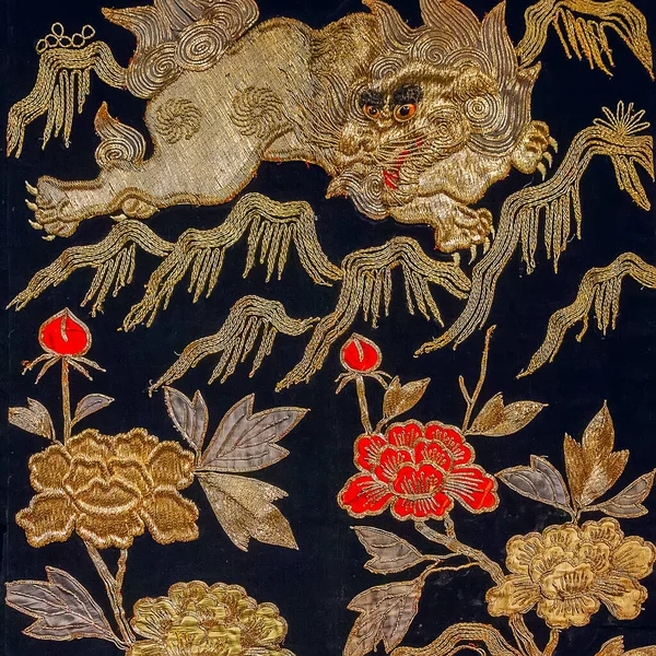 Oriental Textile Kimono Fabric Gold Thread Silk Floral Background Vintage — Stock Photo, Image