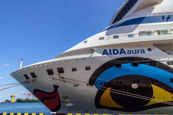 Visar Aidaaura Passagerare Lyx Kryssningsfartyg Aida Aura Flagg Italien Förtöjd — Stockfoto