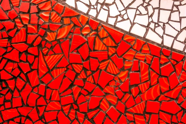 装饰性红瓦碎片破碎瓷砖马赛克无缝纹理背景台拉科塔白色图案 — 图库照片