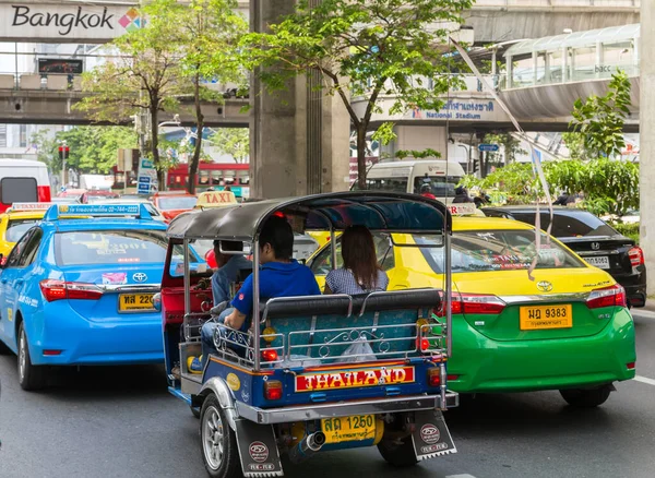 Бангкок Таиланд Апреля 2015 Года Тук Тук Традиционное Такси Цветное — стоковое фото