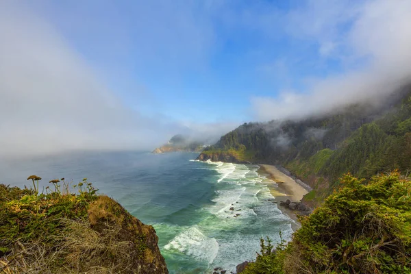 Heceta Head Lighthouse. Florence.Oregon Pobřeží Tichého oceánu — Stock fotografie