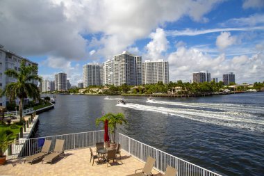 lüks evler kanalında Miami Beach 