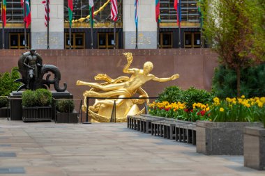 New York Şehri - 17 Mart 2020: New York 'taki Coronavirüs salgını sırasında boş Rockefeller Merkezi