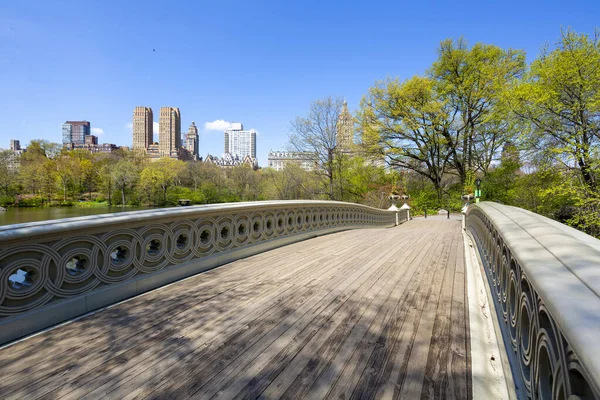 Bow Bridge Central Park Spring Sunny Day Manhattan — Stock Photo, Image