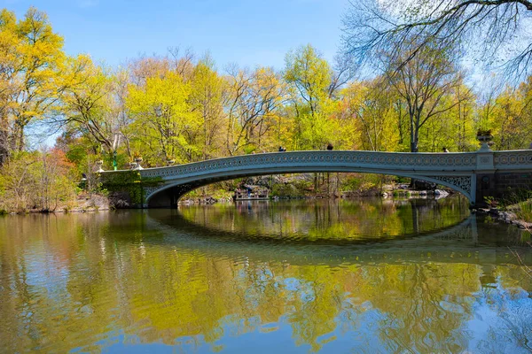 Bow Bridge Central Park Spring Sunny Day Manhattan — Stock Photo, Image