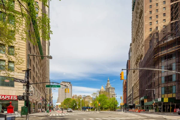 ニューヨーク アメリカ 2020年5月2日 大流行都市ロックダウン中のマンハッタンの空のダウンタウンの通り コロナウイルスの影響 — ストック写真