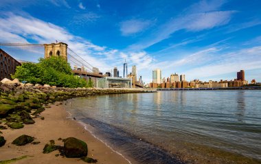 Brooklyn Köprüsü ve Manhattan silueti Brooklyn Köprüsü Parkı, New York