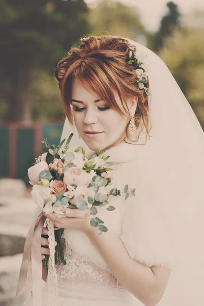 赤毛かなりの花嫁 — ストック写真