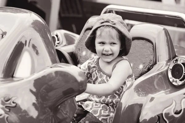 Girl in car — Stock Photo, Image