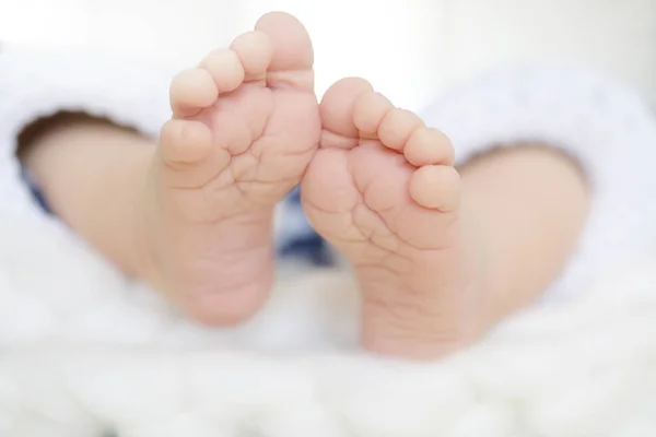 Novorozence baby nohy — Stock fotografie