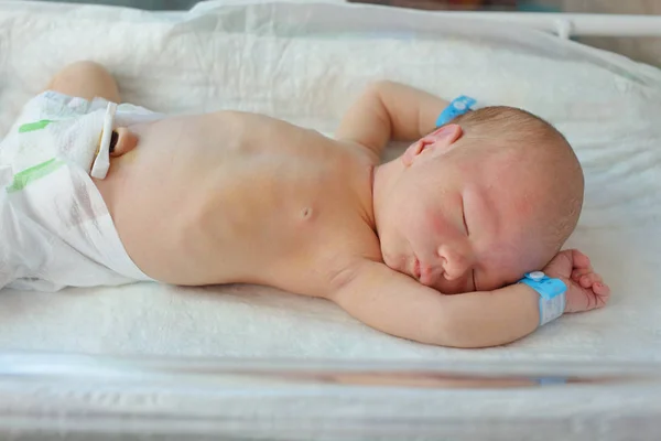 Newborn in prenatal house — Stock Photo, Image