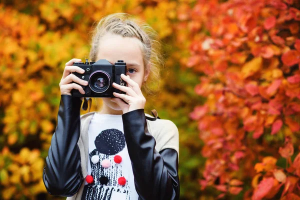 Dospívající dívka při natáčení — Stock fotografie