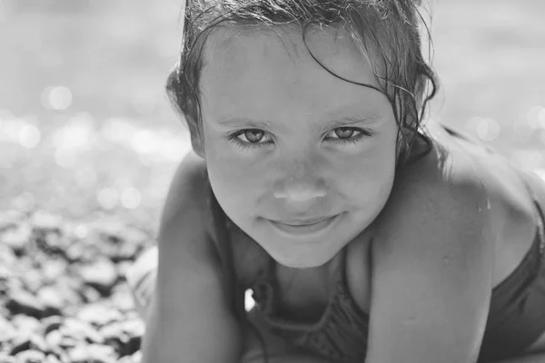 Ragazza sul mare — Foto Stock