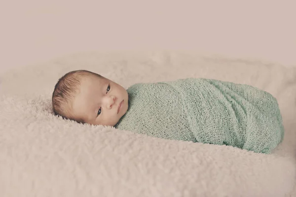 Wrapped newborn baby — Stock Photo, Image