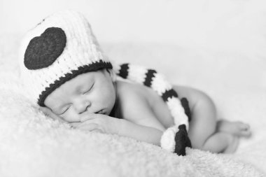 Yeni doğan bebek uyku