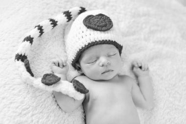 Yeni doğan bebek uyku