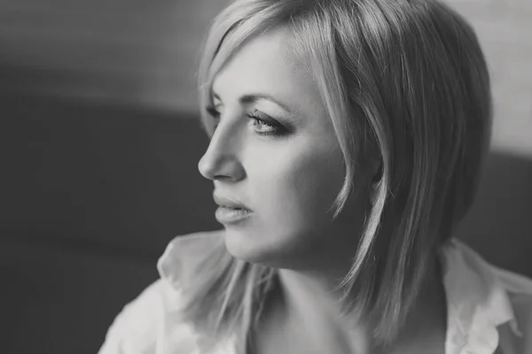 Portrait of pensive woman — Stock Photo, Image