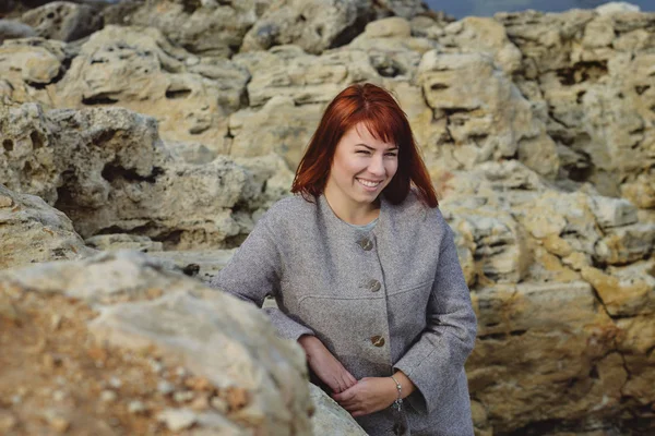 Gelukkig redhead vrouw — Stockfoto