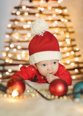 Yeni doğan bebek Noel Baba